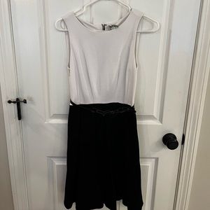 Kate Spade fitted dress, size XS, B&W with black belt